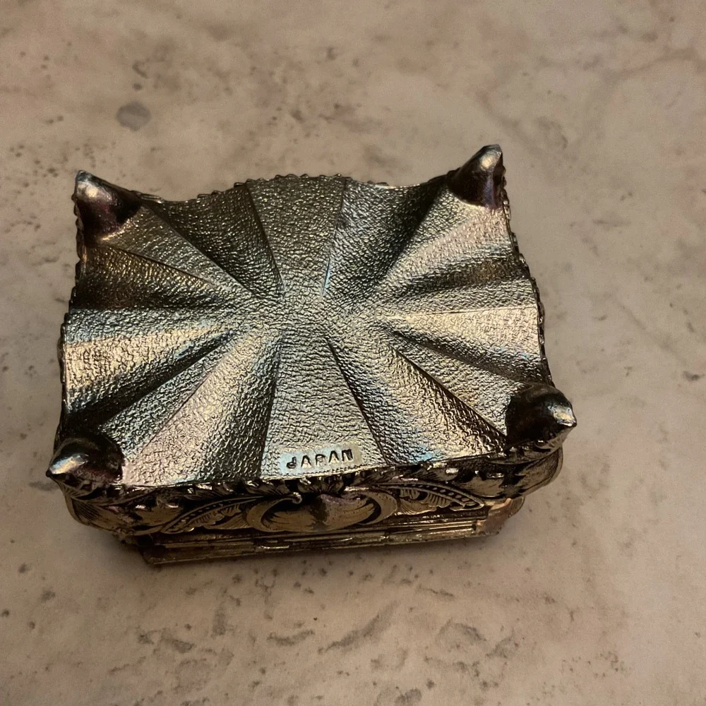 Vintage Ornate Silver Tone Heart Shell Trinket Jewelry Box Red Velvet Japan